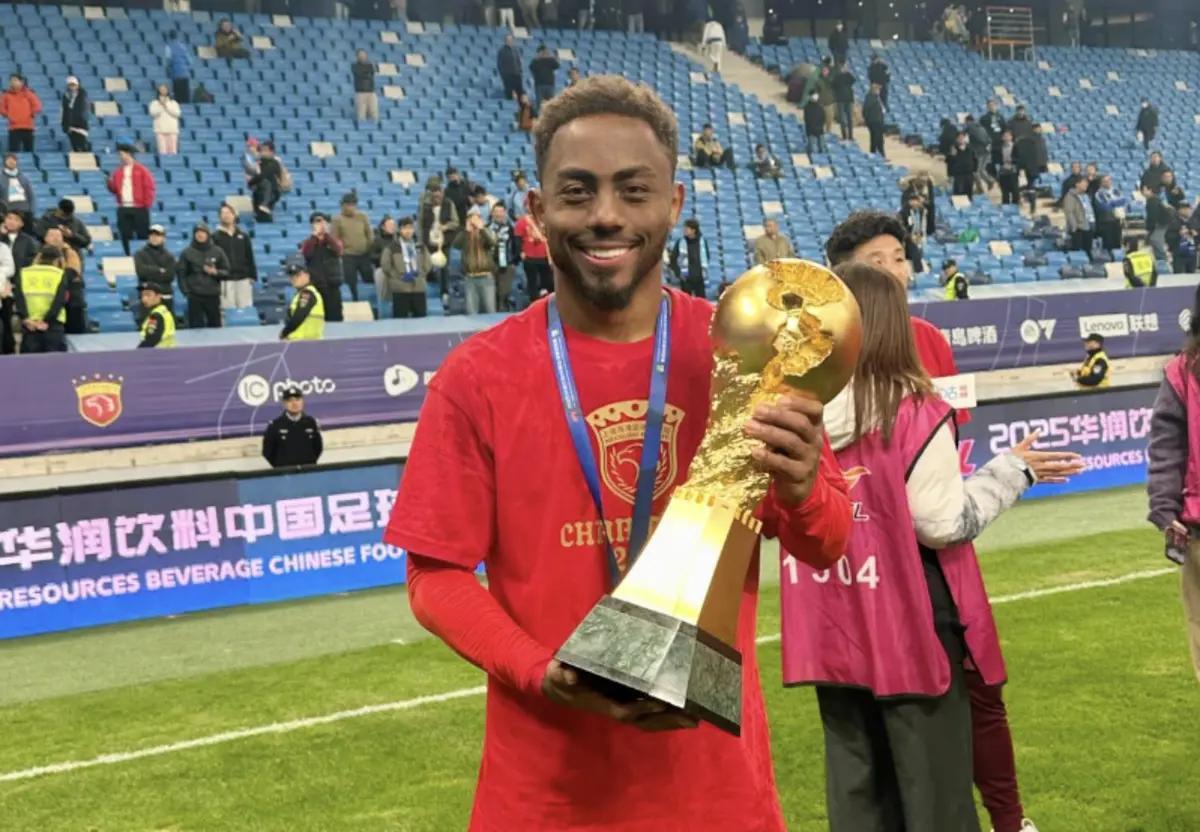 开云官网-葡媒：海港与加布里埃尔达成个人协议，现正进行永久转会谈判