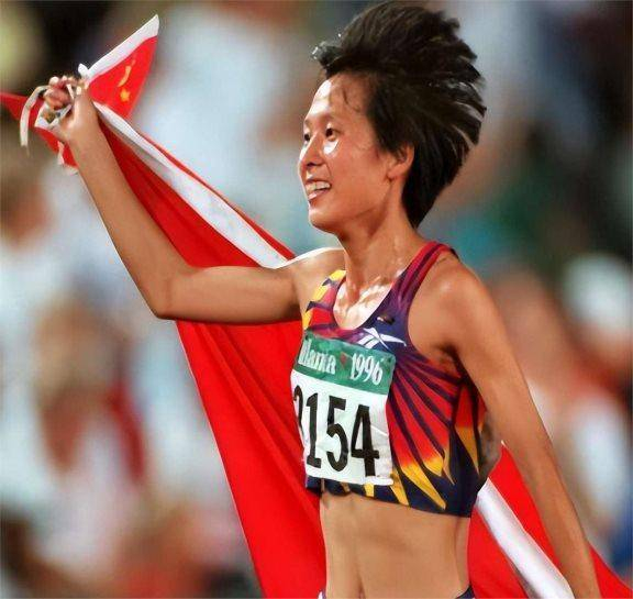 开云体育APP-奥运冠军王军霞：退役移居美国，三个孩子三个爹，如今她过得怎样|马俊仁|马家军|亚特兰大奥运会|田径世锦赛|黄天文_新浪体育_新浪新闻